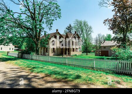 Lancaster, PA, USA - 14. Mai 2021: Das Landis Valley Village and Farm Museum ist ein lebendiges Geschichtsmuseum in Lancaster County, PA. Stockfoto