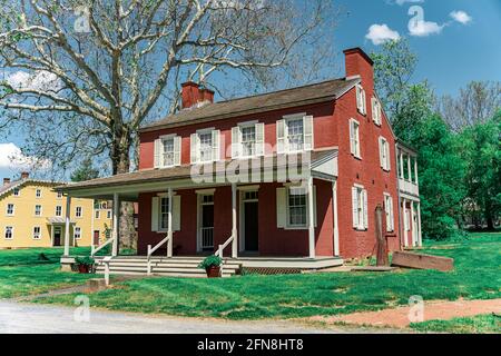 Lancaster, PA, USA - 14. Mai 2021: Das Landis Valley Village and Farm Museum ist ein lebendiges Geschichtsmuseum in Lancaster County, PA. Stockfoto