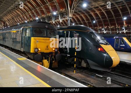 Großartige Westbahnhof Paddington Station. Lokomotiven der Baureihe 57, Baureihe 800 und Baureihe 43 HST. Stockfoto