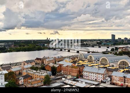 Blick auf Riga vom Panorama der Lettischen Akademie der Wissenschaften Aussichtsplattform Stockfoto