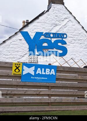dh Scottish Independence SCOTLAND UK Scottish YES Unterstützer Haus Referendum Unterstützer Häuser Kampagne Unterstützung Zeichen SNP-Logo Alba Zeichen Politik Stockfoto