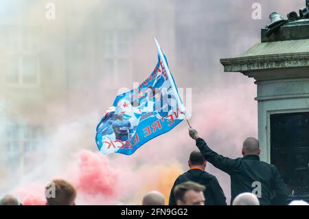 Glasgow, Schottland, Großbritannien. Mai 2021. Rangers-Fans feiern den Sieg im schottischen Premiership-Titel. Kredit: Skully/Alamy Live Nachrichten Stockfoto