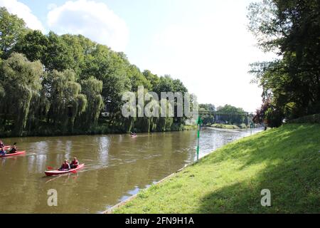 Meppen an der Ems/ Wassersport auf dem Dortmund-Emskanal im Zentrum Der Stadt Stockfoto