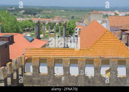 Dachansicht des römischen Tempels und der Stadt, Evora, Portugal Stockfoto