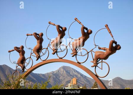 La Busqueda Skulptur im Bicentenario Park Vitacura Parque Bicentenario by Hernan Puelma in Santiago Chile Südamerika Stockfoto