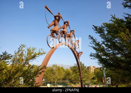 La Busqueda Skulptur im Bicentenario Park Vitacura Parque Bicentenario by Hernan Puelma in Santiago Chile Südamerika Stockfoto