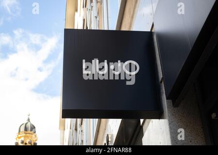 Schild des Liu Jo-Ladens im Stadtzentrum von München Stockfoto