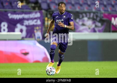 15-05-2021: Voetbal: RSC Anderlecht / KRC Genk: Brussel ANDERLECHT, BELGIEN - MAI 15: Michael Murillo von RSC Anderlecht kontrolliert den Ball während des Stockfoto