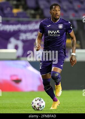 15-05-2021: Voetbal: RSC Anderlecht / KRC Genk: Brussel ANDERLECHT, BELGIEN - MAI 15: Michael Murillo von RSC Anderlecht kontrolliert den Ball während des Stockfoto