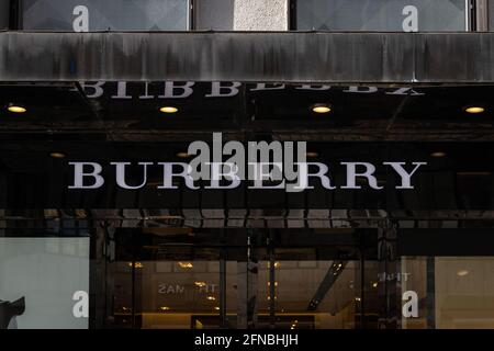 Schild für den Burberry-Laden im Stadtzentrum von München Stockfoto