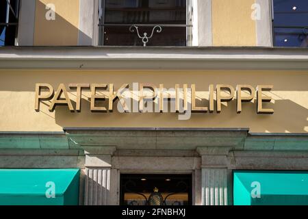 Schild des Patek Philippe Stores in der Münchner Innenstadt. Stockfoto