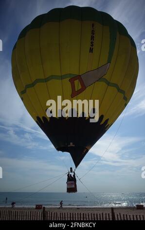 Heißluftballon beim Drachenfest in Palavas les Flots, Carnon Plage, Montpellier, Ockitanie, Südfrankreich, Sud de France Stockfoto