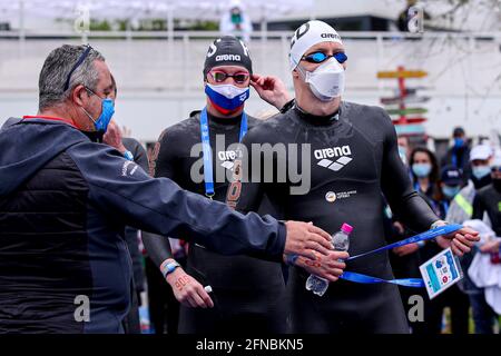 Budapest, Ungarn. Mai 2021. BUDAPEST, UNGARN - 16. MAI: Lars Bottelier aus den Niederlanden, der während der len-Europameisterschaft im Freiwasserschwimmen am Lupa-See am 16. Mai 2021 in Budapest, Ungarn, an den Mixed 25 km teilnimmt (Foto: Marcel ter Bals/Orange Picics) Credit: Orange Pics BV/Alamy Live News Stockfoto