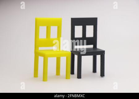 3D-gedruckte Modellstühle mit 3D-Drucktechnologie. Wohnmöbel aus Rapid Prototyping Stockfoto
