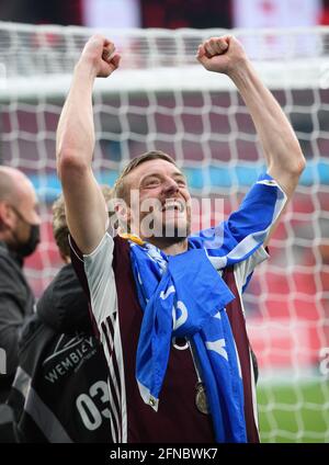 London, Großbritannien. Mai 2021. Jamie Vardy von Leicester City feiert den Gewinn des FA Cup Finales gegen Chelsea. Kredit: Mark Pain/Alamy Live Nachrichten Stockfoto