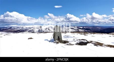 Blick auf Carn an Righ vom Gipfel des Glas Tulaichaen Scottish Highlands Stockfoto