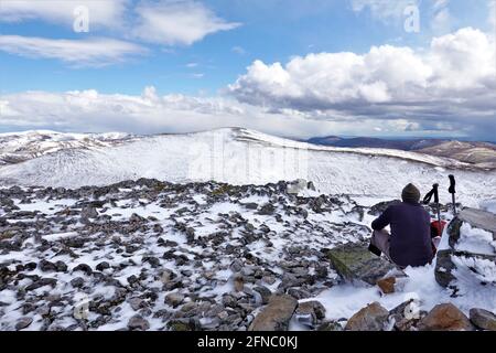 Glas Tulaichaen vom Gipfel des Carn an Righ aus gesehen Stockfoto