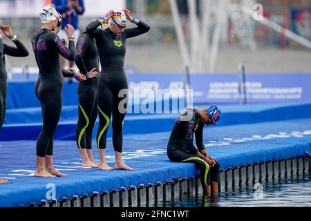 Budapest, Ungarn. Mai 2021. BUDAPEST, UNGARN - 16. MAI: Jeannette Spiwoks aus Deutschland tritt am 16. Mai 2021 während der len-Europameisterschaft im Freiwasserschwimmen am Lupa-See in Budapest, Ungarn, bei den Mixed 25 km an (Foto: Andre Weening/Orange Picics) Credit: Orange Pics BV/Alamy Live News Stockfoto