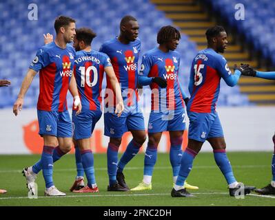 London, Großbritannien. Mai 2021. Christian Benteke von Crystal Palace (c) feiert den Ausgleich (1:1) während des Premier League-Spiels im Selhurst Park, London. Bildnachweis sollte lauten: David Klein/Sportimage Kredit: Sportimage/Alamy Live News Stockfoto