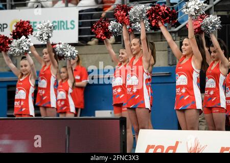 Sydney, Australien. 16. Mai 2021; Ken Rosewall Arena, Sydney, New South Wales, Australien; Australian Suncorp Super Netball, New South Wales Swifts versus Melbourne Vixens; die Swifts jubeln Kader Kredit: Action Plus Sports Images/Alamy Live News Stockfoto