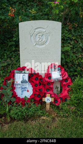 Foto vom Grab von George Edwin Ellison war der letzte britische Soldat, der während des Ersten Weltkriegs in Aktion getötet wurde. Stockfoto