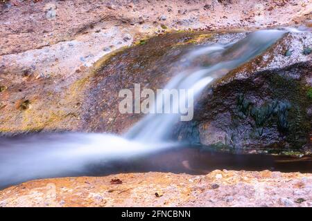 Detail des schönen Wasserfalls in Apuseni Bergen, Siebenbürgen Stockfoto