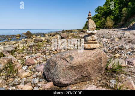 Die Ostseeküste mit einem Käfig am Strand bei Boltenhagen, Mecklenburg-Vorpommern, Deutschland Stockfoto