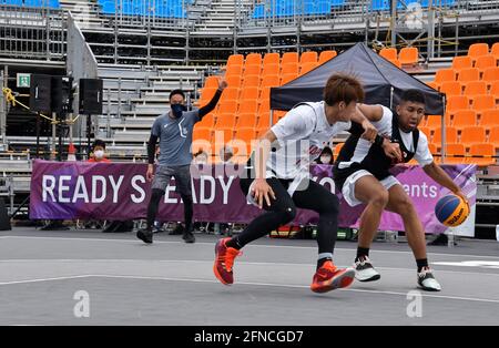 Tokio, Japan. Mai 2021. Die Spieler treten am Sonntag, den 16. Mai 2021, im Aomi Urban Sports Park in Tokio, Japan, beim 3x3 Basketball-Testevent „READY STEADY TOKYO“ der Olympischen Spiele 2020 in Tokio an. Foto von Keizo Mori/UPI Credit: UPI/Alamy Live News Stockfoto