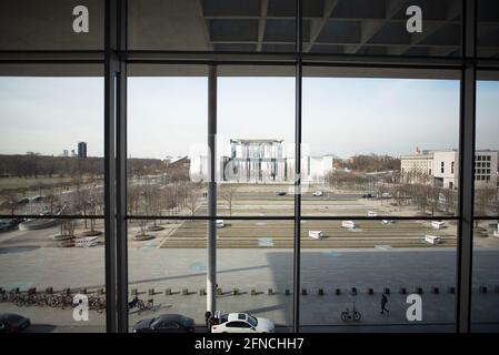 Kanzlergebäude in Berlin vom Paul-Löbe-Gebäude aus gesehen Stockfoto