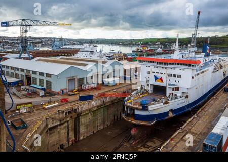 Falmouth Docks and Harbour, Falmouth, Cornwall. Falmouth Harbour bildet zusammen mit Carrick Roads den dritttiefsten Naturhafen der Welt. Stockfoto