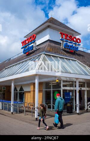 Tesco Extra Store - Tesco Supermarkt in Stevenage UK. Stockfoto