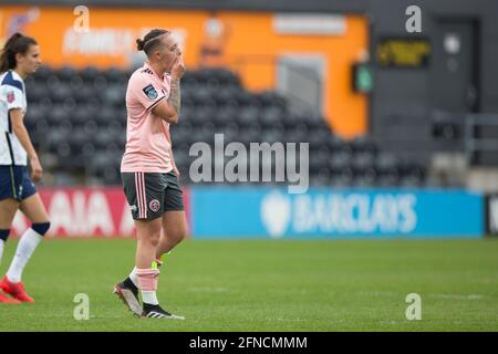 London, Großbritannien. 2. Mai : Naomi Hartley (Sheffield) Gesten während der FA Women’s Cup 2020-21 zwischen Tottenham Hotspur und Sheffield United am Hive. Stockfoto