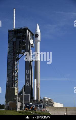 Merritt Island, Usa. Mai 2021. Eine United Launch Alliance ATLAS V-Rakete wird am Sonntag, den 16. Mai 2021, den fünften geosynchronen Weltraumsatelliten SBIRS GEO (Space Based Infrared System Geosynchronous Satellite) für die US-Weltraumorganisation auf der Weltraumstation Cape Canaveral starten. Das SBIRS GEO-System wird verwendet, um Wärmesignaturen von Raketen zu erkennen, die aus der ganzen Welt gestartet werden. Foto von Joe Marino/UPI Credit: UPI/Alamy Live News Stockfoto