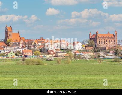 Gniew, Polen - Gniew liegt auf der linken Rückseite der Weichsel und ist berühmt für seine wunderbare mittelalterliche Architektur und seine gotische Backsteinburg Stockfoto