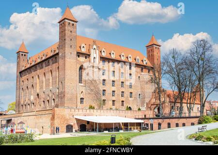 Gniew, Polen - Gniew liegt auf der linken Rückseite der Weichsel und ist berühmt für seine wunderbare mittelalterliche Architektur und seine gotische Backsteinburg Stockfoto