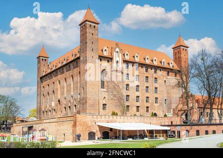 Gniew, Polen - Gniew liegt auf der linken Rückseite der Weichsel und ist berühmt für seine wunderbare mittelalterliche Architektur und seine gotische Backsteinburg Stockfoto