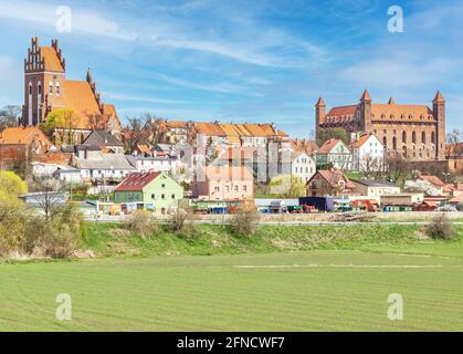 Gniew, Polen - Gniew liegt auf der linken Rückseite der Weichsel und ist berühmt für seine wunderbare mittelalterliche Architektur und seine gotische Backsteinburg Stockfoto
