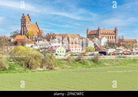 Gniew, Polen - Gniew liegt auf der linken Rückseite der Weichsel und ist berühmt für seine wunderbare mittelalterliche Architektur und seine gotische Backsteinburg Stockfoto