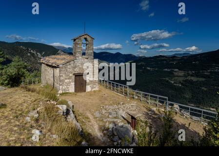 Eremitage von Santa Maria del Castell in Saldes, am Fuße des Pedraforca (Berguedà, Katalonien, Spanien, Pyrenäen) Stockfoto