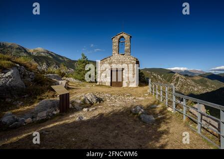 Eremitage von Santa Maria del Castell in Saldes, am Fuße des Pedraforca (Berguedà, Katalonien, Spanien, Pyrenäen) Stockfoto