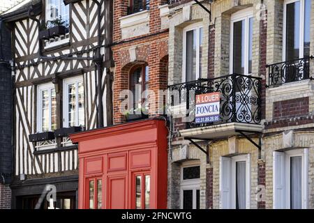 Ende des Sperrwochenendes in Honfleur - Calvados - Frankreich Stockfoto