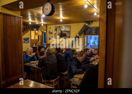 Das Innere der Ulldeter-Hütte (Valter, Katalonien, Spanien, Pyrenäen) ESP: Das Innere der ulldeter-hütte (Valter, Cataluña, España, Pirineos) Stockfoto