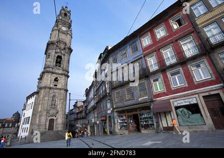 Kirche und Turm von Clérigos, Porto, Portugal Stockfoto