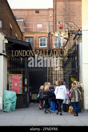 Bühnentür London Palladium Stockfoto