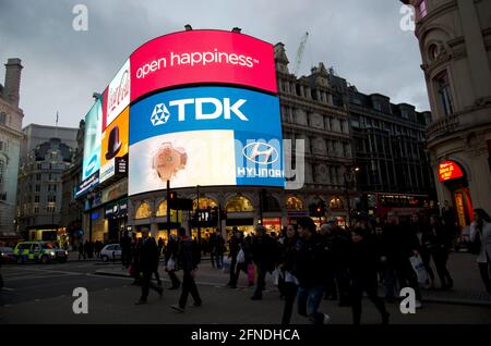 Plakatwände Piccadily Circus London Stockfoto