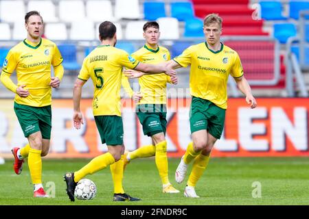 TILBURG, NIEDERLANDE - 16. MAI: Zian Flemming von Fortuna Sittard feiert nach dem ersten Tor seiner Seite beim Eredivisie-Spiel zwischen Willem II und Fortuna Sittard am 16. Mai 2021 im Koning Willem II Stadion in Tilburg, Niederlande (Foto: Geert van Erven/Orange Picts) Stockfoto