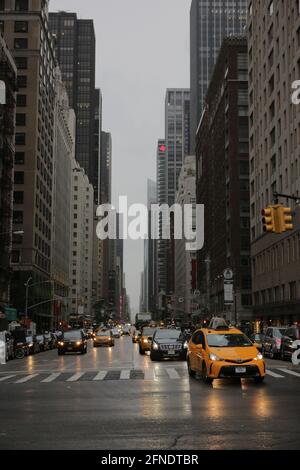 New York City, NY, USA 2.09.2020 - Kreuzung an der 6th Avenue in Midtown Manhattan Stockfoto