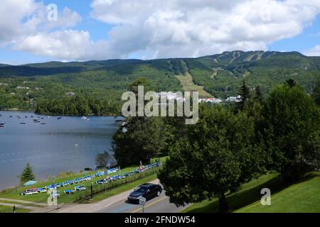 Panoramablick auf Mont-Tremblant, Laurentian Mountains von Quebec, Kanada Stockfoto