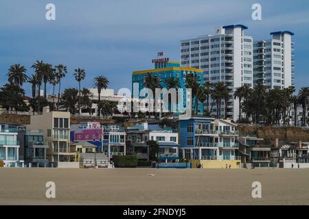 Eine Reihe von Strandhotels in Santa Monica, Kalifornien Stockfoto