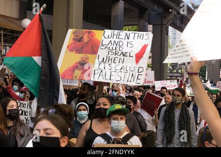 Seattle, USA. Mai 2021. Nach Kämpfen in Gaza brach am Mittag im Einkaufsviertel Westlake in der Innenstadt ein Protest gegen das Freie Palästina aus. Quelle: James Anderson/Alamy Live News Stockfoto